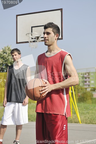 Image of basketball players team