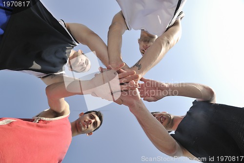 Image of basketball players team