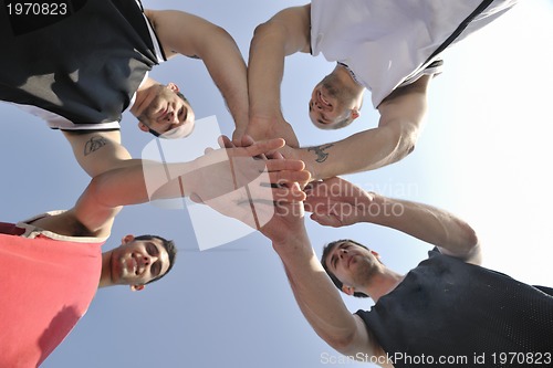 Image of basketball players team