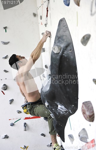 Image of man exercise sport climbing