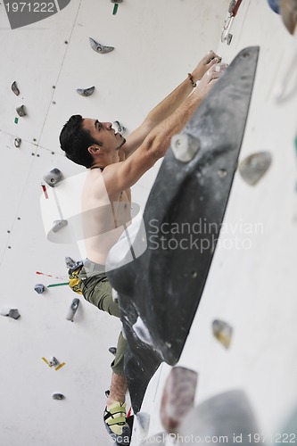 Image of man exercise sport climbing