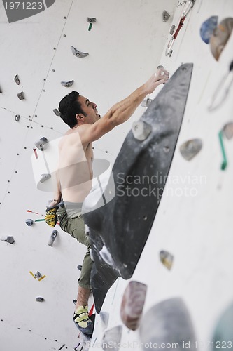 Image of man exercise sport climbing