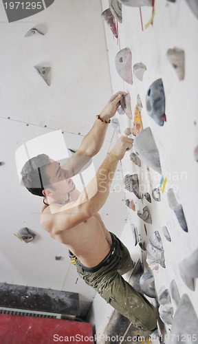 Image of man exercise sport climbing