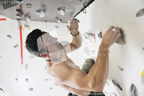 Image of man exercise sport climbing