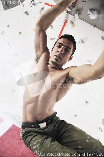 Image of man exercise sport climbing