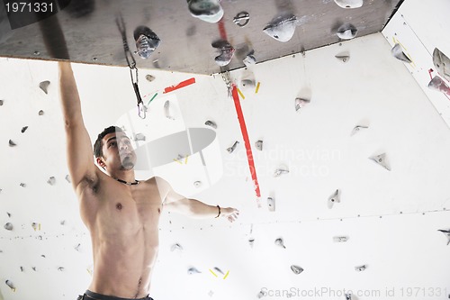 Image of man exercise sport climbing