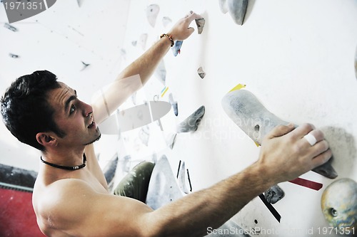 Image of man exercise sport climbing