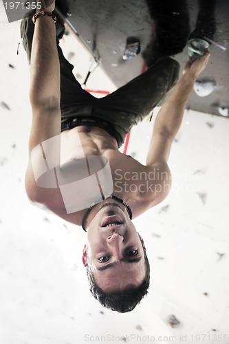 Image of man exercise sport climbing