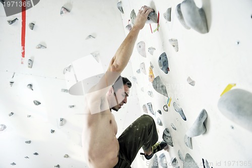 Image of man exercise sport climbing