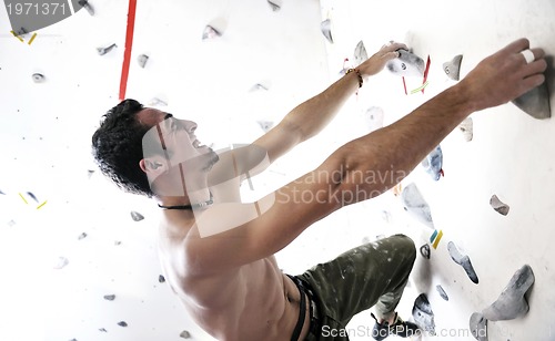 Image of man exercise sport climbing