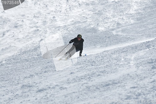 Image of winer man ski