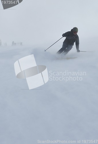 Image of winer man ski