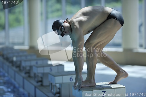 Image of young swimmer ready for start