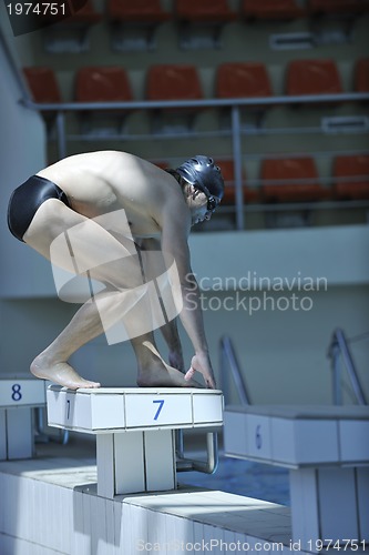 Image of young swimmer ready for start