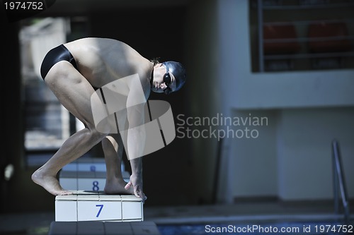 Image of young swimmer ready for start