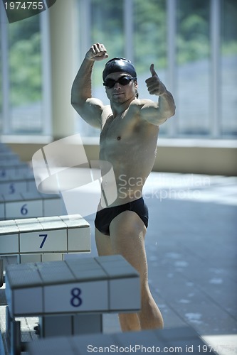 Image of young swimmer ready for start