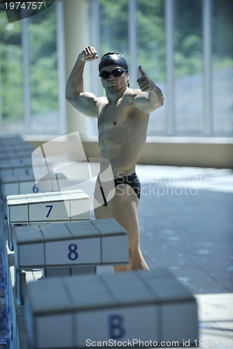 Image of young swimmer ready for start