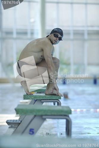 Image of young swimmer ready for start