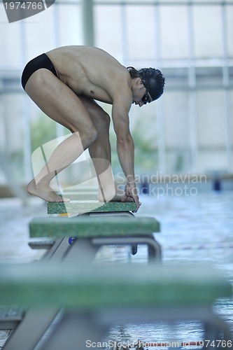 Image of young swimmer ready for start