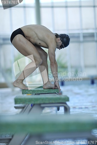 Image of young swimmer ready for start