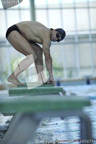 Image of young swimmer ready for start