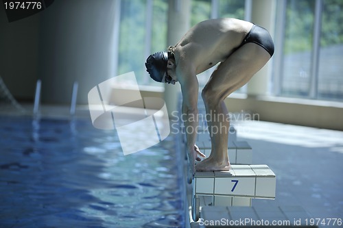 Image of young swimmer ready for start