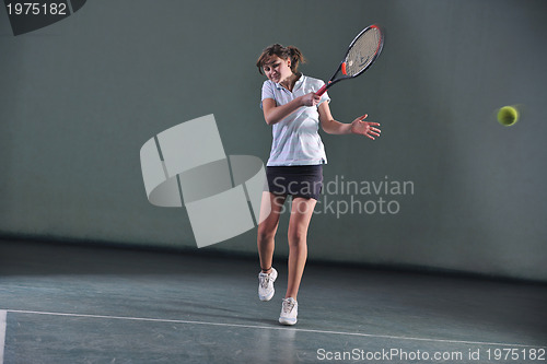 Image of tennis girl