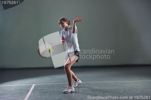 Image of tennis girl