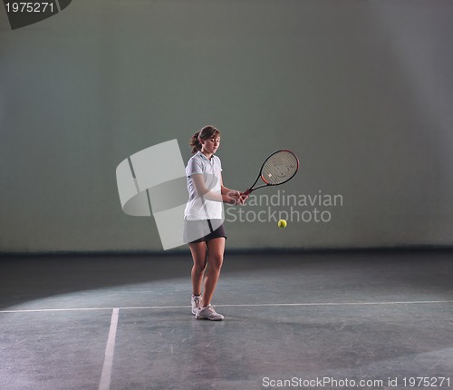 Image of tennis girl