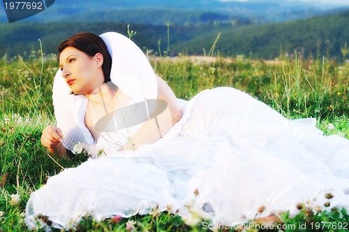 Image of bride outdoor ;)