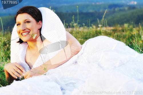 Image of bride outdoor ;)