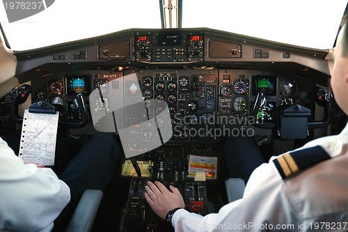 Image of airplane cockpit