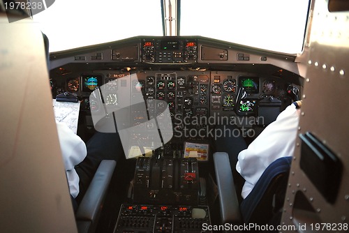 Image of airplane cockpit