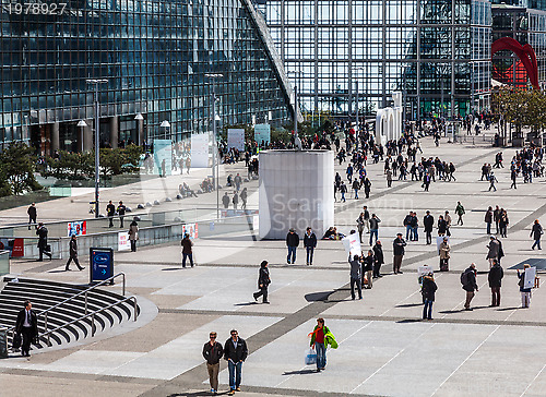 Image of Crowd in La Defense