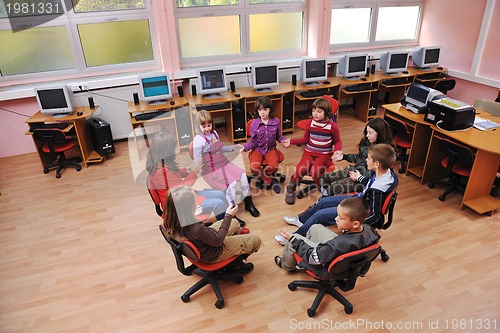 Image of it education with children in school