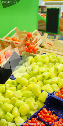 Image of buying tomato