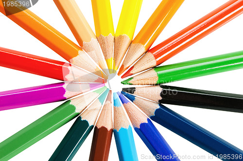 Image of colored pencils 
