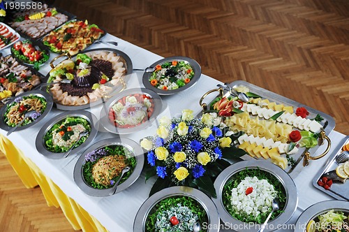 Image of buffet food