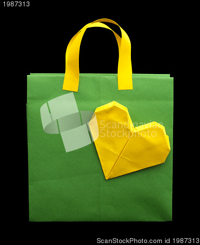 Image of Green shopping bag with heart.