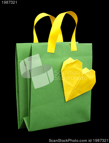 Image of Green shopping bag with heart.