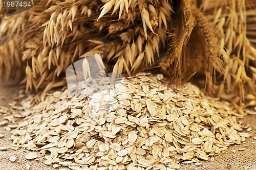 Image of oat flakes