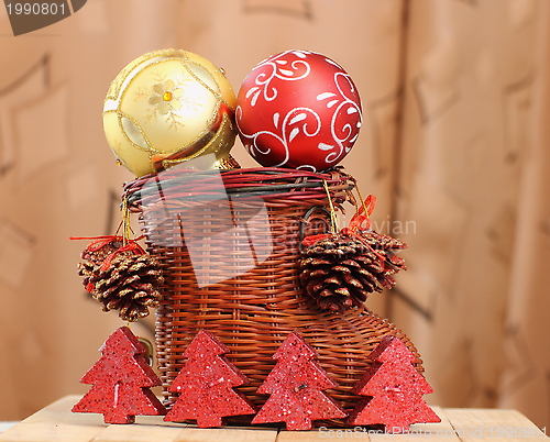 Image of xmas decoration and a trellis boot