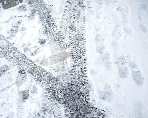 Image of tire tracks