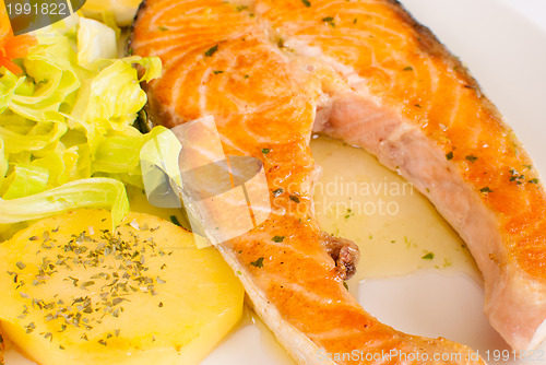 Image of Salmon with vegetables