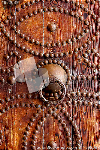 Image of door in tunisia