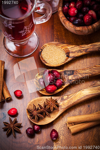 Image of Ingredients for cranberry hot mulled wine