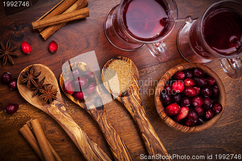 Image of Ingredients for cranberry hot mulled wine