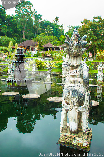 Image of Tirtagangga Statue