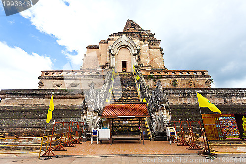 Image of Wat Chedi Luang temple in Chiang Mai, Thailand.