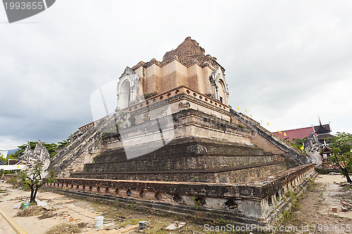 Image of Wat Chedi Luang temple in Chiang Mai, Thailand.